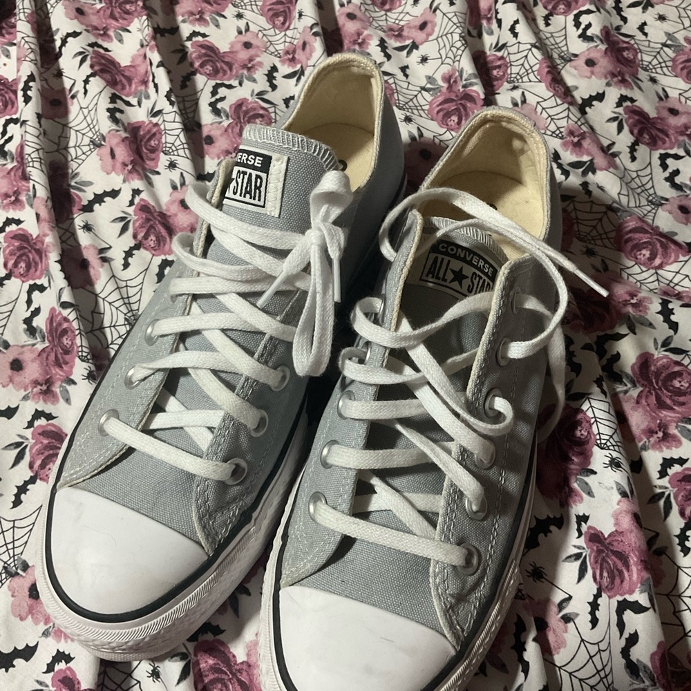 Converse Low Top Sneakers - Light Gray and White